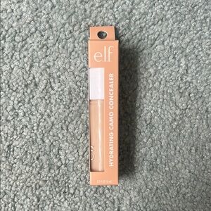 e.l.f. Hydrating Camo Concealer - Light ivory